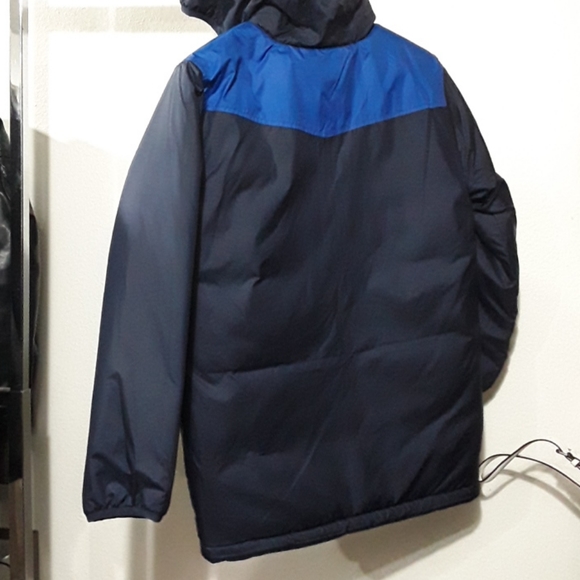 New North Face Youth jacket - Picture 4 of 7